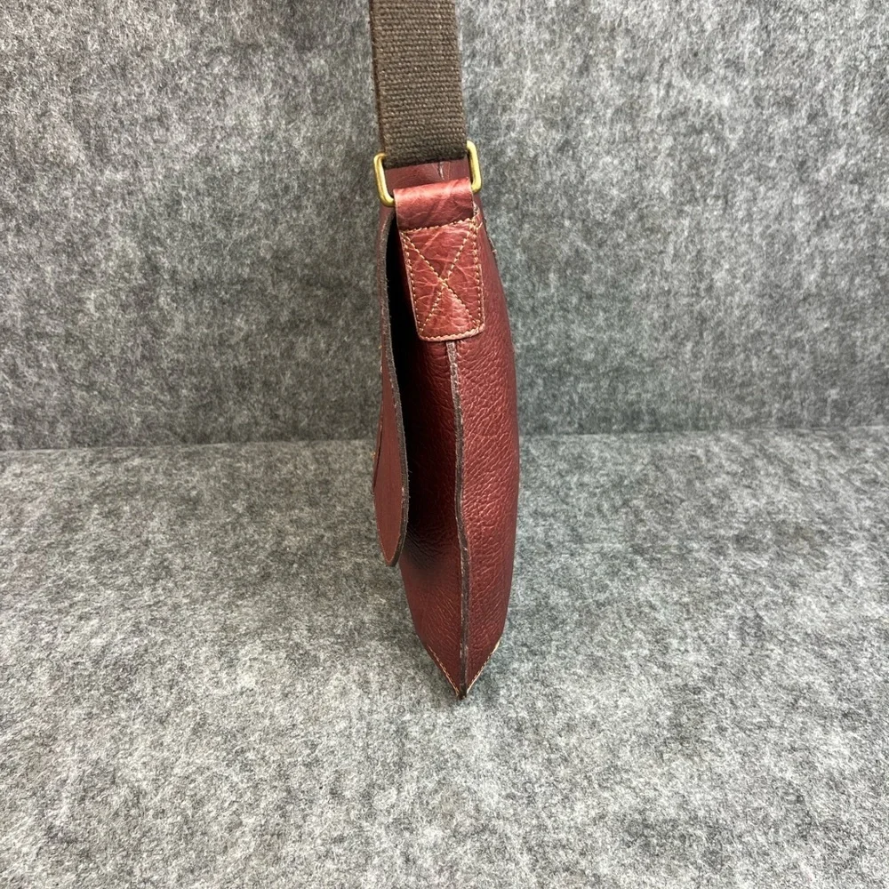 Elegant Messenger Bag Unisex Shoulder Bag Genuine Leather Made In Italy Maroon